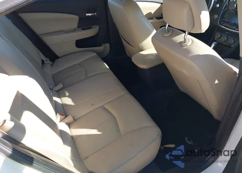 2011 Chrysler 200 Limited from USA, damaged, VIN 1C3BC2FG3BN505413